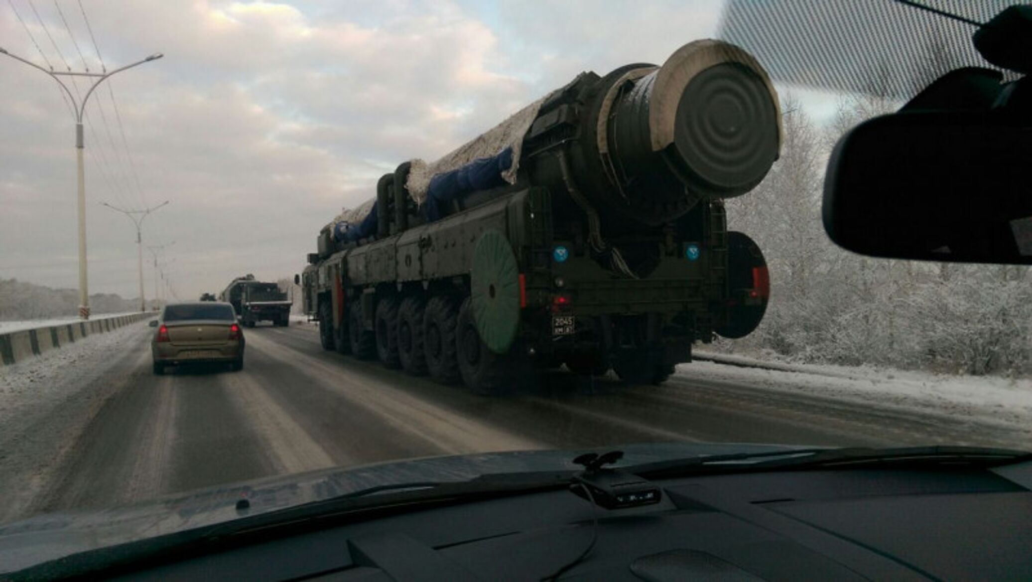 Военные перекрывают дороги. Военная колонна Барнаул. Военные перекроют трассу Бийск Барнаул. Военные перекрыли дорогу. Военная колонна на трассе.