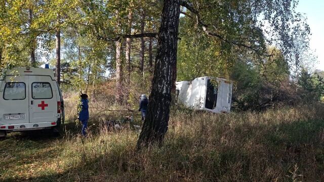 Несколько человек пострадали при опрокидывании рейсового автобуса на алтайской трассе - Новости Банкфакс, 02.10.2023