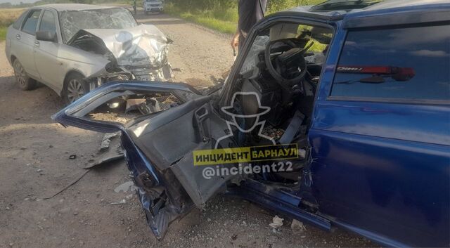 Один человек погиб после лобового столкновения автомобилей в Мамонтовском районе - Новости Банкфакс, 26.07.2024