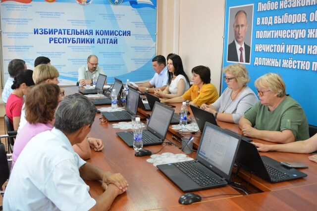 Три претендента выбыли из предвыборной гонки за пост главы Республики Алтай - Новости Банкфакс, 26.07.2024