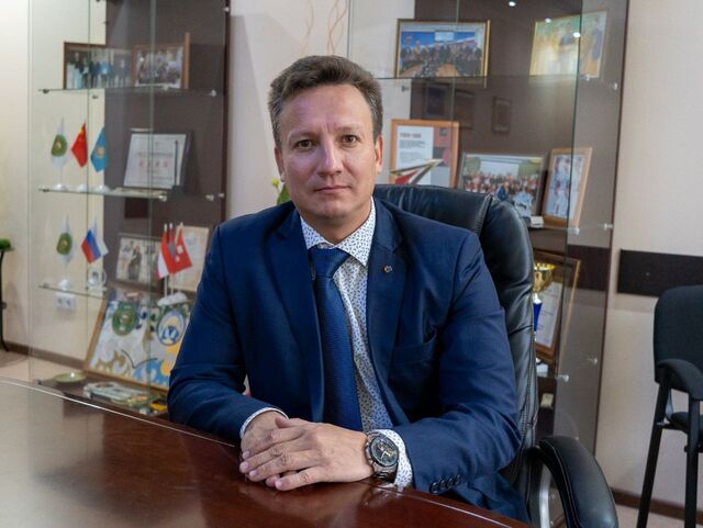 «Видеоуроками из Интернета сложно научить человека» - Новости Банкфакс, 30.04.2025