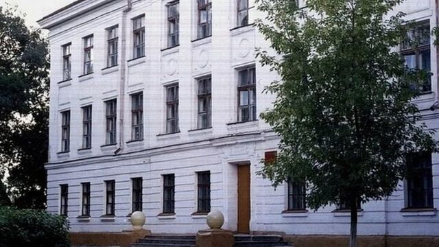 Директора школы в Приморье, где девочке в рот засунули туалетный ершик, оштрафовали на 50 тысяч руб Директора школы в Приморье, где девочке в рот засунули туалетный ершик, оштрафовали на 50 тысяч руб - Deita.ru — российское информационное агентство, 08.10.2026