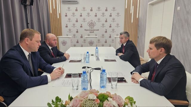 Власти Анапы подписали соглашения о строительстве трёх отелей и детского лагеря Власти Анапы подписали соглашения о строительстве трёх отелей и детского лагеря - Утренний Юг, 18.06.2025