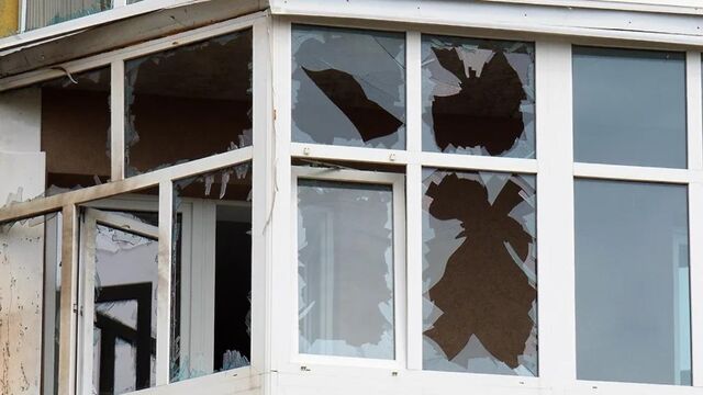 В Адыгее от падения обломков БПЛА повреждены 47 квартир и 15 частных домов -  Утренний Юг, 30.08.2025