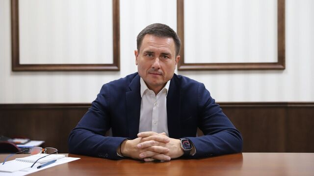 Денис Котиков рассказал о соцподдержке сотрудников Водоканала Сочи -  Утренний Юг, 30.04.2026