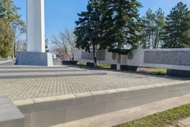 На Кубани благодаря прокуратуре к 9 мая отремонтировали памятник погибшим воинам -  Утренний Юг, 30.04.2026