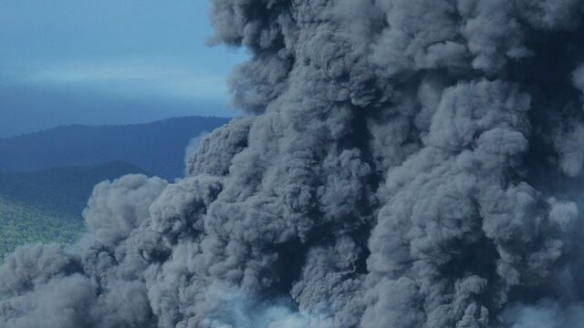 Пожар на НПЗ в Туапсе ликвидирован после атаки дронов -  Утренний Юг, 30.04.2026