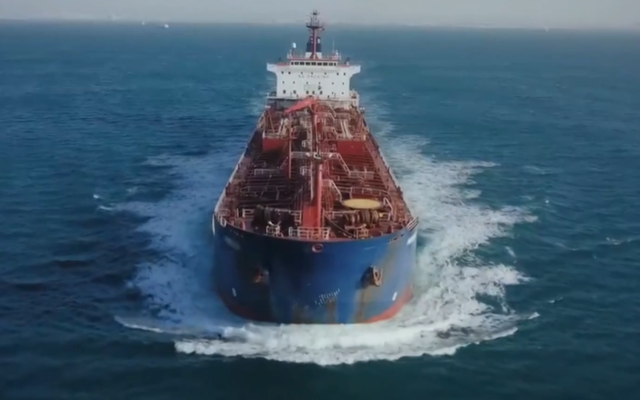 На атакованном танкере в Ормузском проливе находятся два моряка из Новороссийска -  Утренний Юг, 03.09.2026