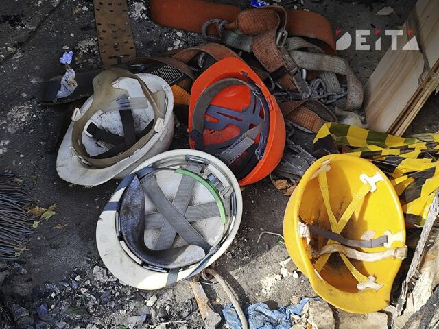 Сгоревший аварийный барак начали демонтировать во Владивостоке - ИА DEITA.RU, 15.05.2025