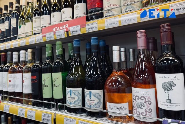 Очередную партию сомнительного алкоголя изъяли из придомового магазина во Владивостоке - ИА DEITA.RU, 29.07.2025