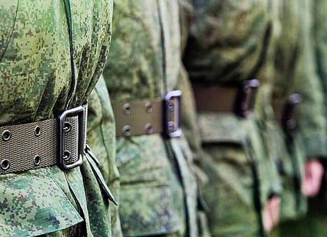 Трижды больше за службу: военным-срочникам хотят увеличить выплаты - ИА DEITA.RU, 06.11.2025