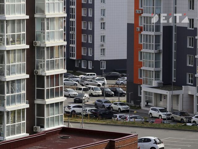 Школьный автобус во Владивостоке вынужденно изменил маршрут из-за хаотичной парковки в микрорайоне - ИА DEITA.RU, 19.11.2025