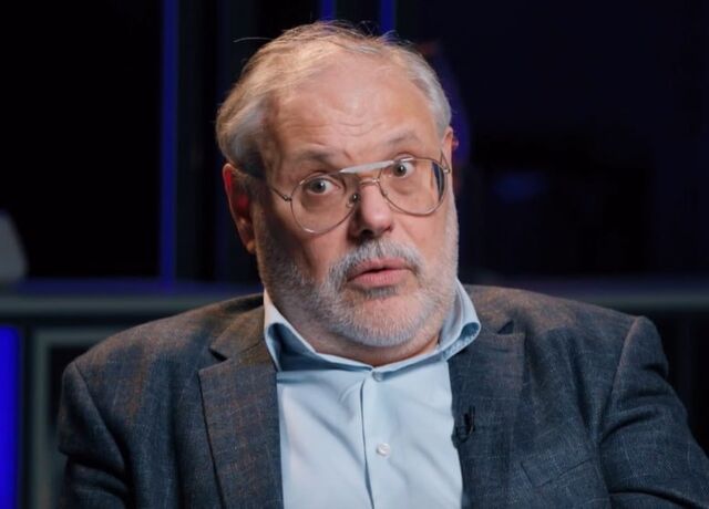 Впереди девальвация: Хазин объяснил, к чему готовиться россиян со сбережениями - ИА DEITA.RU, 15.03.2026