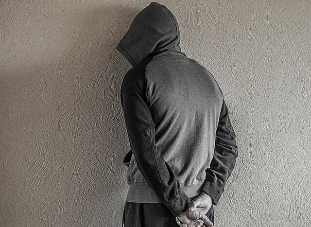 Подозреваемый задушил знакомого после конфликта в Уссурийске - ИА DEITA.RU, 28.04.2026