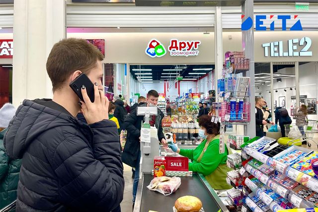 Охрана гипермаркета во Владивостоке избила инвалида, заподозрив его в краже пиццы - ИА DEITA.RU, 13.10.2026