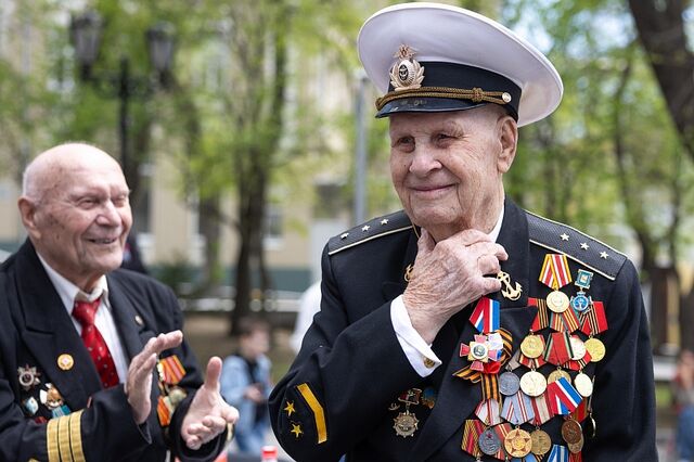 Во Владивостоке 9 Мая ветеран Николай Москаленко отметил 100-летие - PrimNews, 09.05.2026