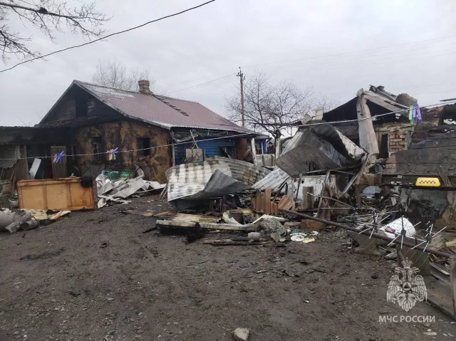 В Ростовской области пожилой мужчина чуть не погиб при пожаре в собственном доме - Privet-Rostov.ru -  Главные новости Ростова и Ростовской области, 05.02.2025