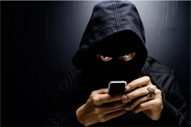 Сотрудники Сбера и полицейские помогли женщине уберечь от мошенников 1 млн рублей в Ростове-на-Дону - Privet-Rostov.ru -  Главные новости Ростова и Ростовской области, 22.07.2025