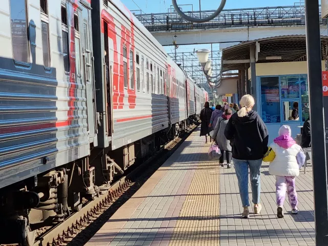 В Ростове-на-Дону поезд насмерть сбил мужчину на железнодорожных путях - Privet-Rostov.ru -  Главные новости Ростова и Ростовской области, 01.08.2025