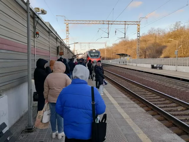 После взрыва на жд, поезда массово задерживаются по пути в Ростовскую область - Privet-Rostov.ru -  Главные новости Ростова и Ростовской области, 14.09.2025