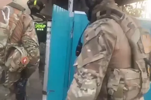 В Краснодаре задержали мужчину, обманувшего волгоградца при продаже шин - Privet-Rostov.ru -  Главные новости Ростова и Ростовской области, 21.10.2025