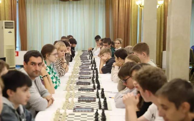 Александр Скрябин посетил турнир по быстрым шахматам этапа «РАПИД Гран-При России» - Privet-Rostov.ru -  Главные новости Ростова и Ростовской области, 25.10.2025