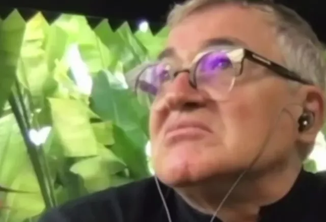 Ростовчанин Дибров объяснил скандальное видео с расстегнутой ширинкой Ростовчанин Дибров объяснил скандальное видео с расстегнутой ширинкой - Privet-Rostov.ru - Главные новости Ростова и Ростовской области, 17.11.2025