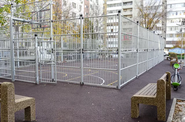 В центре Ростова обустроили игровую площадку с современной мультиспортивной ареной - Privet-Rostov.ru -  Главные новости Ростова и Ростовской области, 19.11.2025