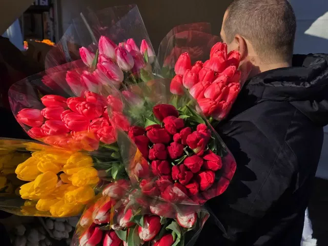 Ростовчане начали массово сметать цветы накануне 8 Марта - Privet-Rostov.ru -  Главные новости Ростова и Ростовской области, 06.03.2026