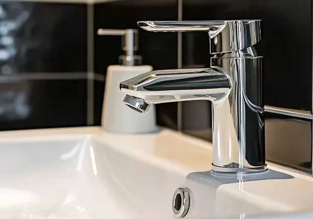 Десятки домов в центре Ростова сидят без тепла 9 марта из-за аварии на теплотрассе - Privet-Rostov.ru -  Главные новости Ростова и Ростовской области, 10.03.2026