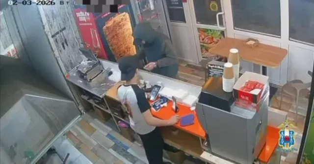 Житель Таганрога оплатил шаурму чужой картой и стал фигурантом дела - Privet-Rostov.ru -  Главные новости Ростова и Ростовской области, 15.03.2026