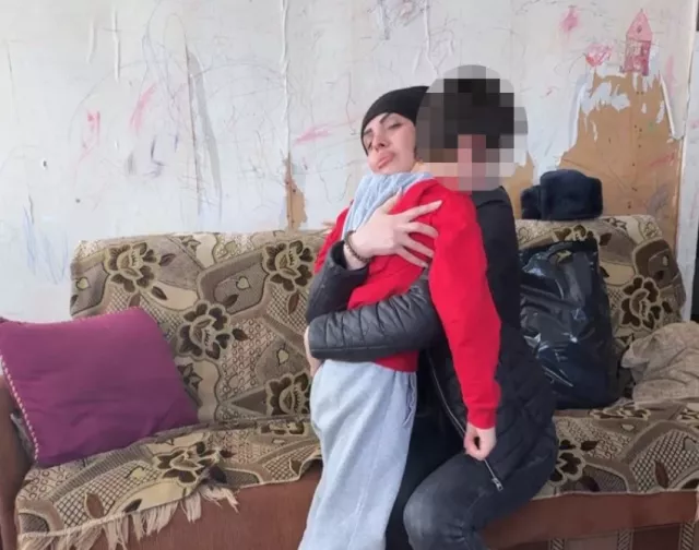 Дончанка воссоединилась с сыном благодаря нижегородским коллегам Дончанка воссоединилась с сыном благодаря нижегородским коллегам - Privet-Rostov.ru - Главные новости Ростова и Ростовской области, 25.03.2026