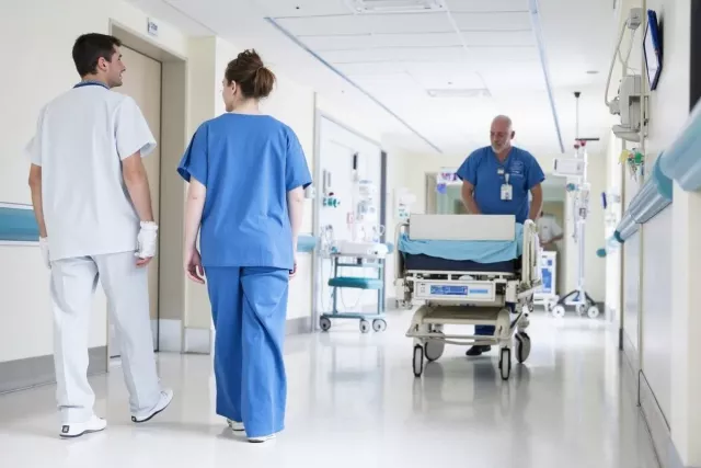 Врач Семиченков предупредил об опасности самолечения суставов: в чем опасность - Privet-Rostov.ru -  Главные новости Ростова и Ростовской области, 19.04.2026