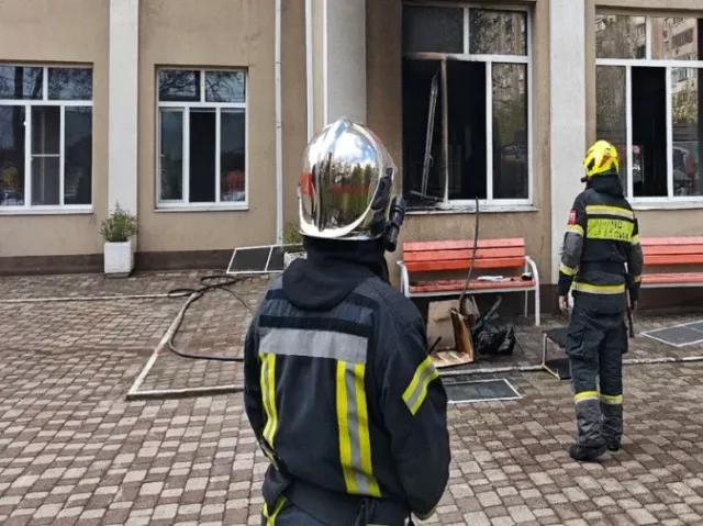 В Ростове загорелась школа Слюсаря, тушили кабинет технологии - Privet-Rostov.ru -  Главные новости Ростова и Ростовской области, 20.04.2026