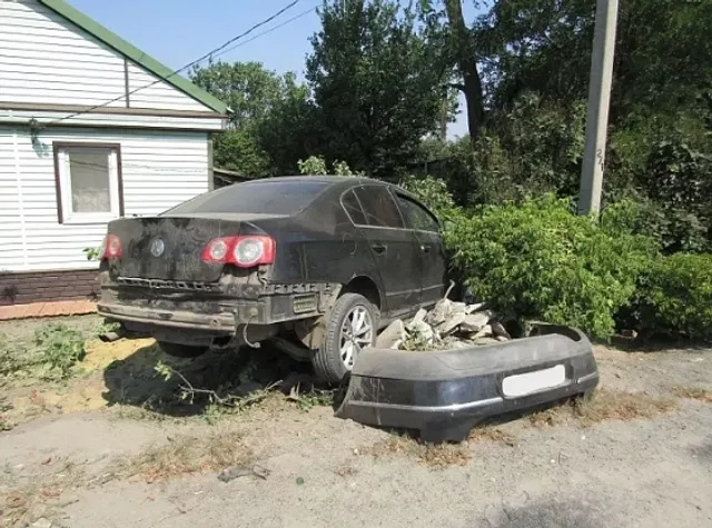 Дончане угнали незапертый автомобиль и попали на нем в ДТП - Privet-Rostov.ru -  Главные новости Ростова и Ростовской области, 28.08.2026