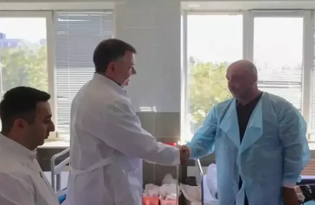 Губернатор узнал о состоянии семьи, пострадавшей в БПЛА в Ростове - Privet-Rostov.ru -  Главные новости Ростова и Ростовской области, 31.08.2026