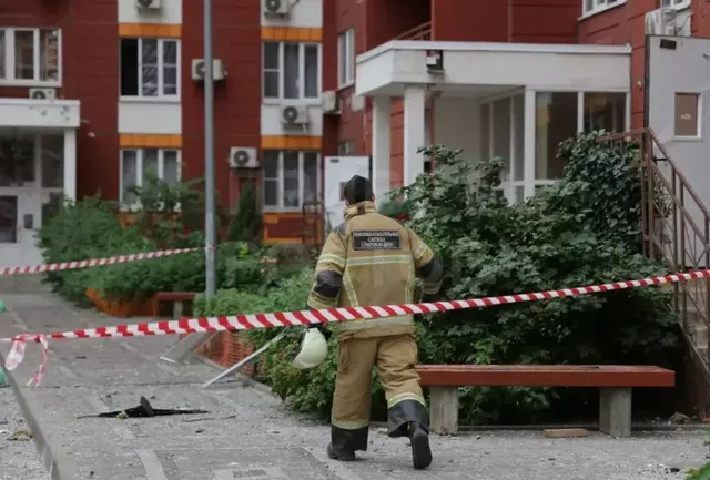 Власти показали фото с места атаки БПЛА в Ростове 6 сентября - Privet-Rostov.ru -  Главные новости Ростова и Ростовской области, 06.09.2026