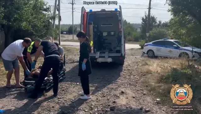 В Красном Сулине инспекторы ДПС помогли медикам доставить пациента в скорую - Privet-Rostov.ru -  Главные новости Ростова и Ростовской области, 15.09.2026
