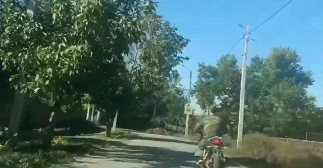 Погоня за мотоциклистом без шлема закончилась задержанием в Красном Сулине - Privet-Rostov.ru -  Главные новости Ростова и Ростовской области, 13.10.2026