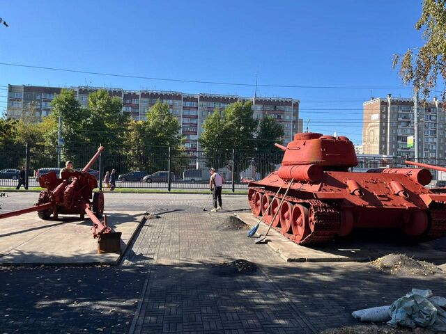 Розовые танки простоят в челябинском «Саду Победы» до ноября - Челябинск Сегодня, 19.09.2024