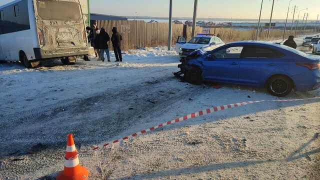 Три человека пострадали в ДТП с микроавтобусом и автомобилем под Челябинском - Челябинск Сегодня, 21.12.2024