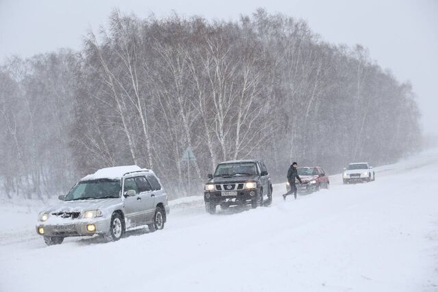 ГАИ предупредила о проблемах на М5 в Челябинской области из-за снега - Челябинск Сегодня, 21.12.2024