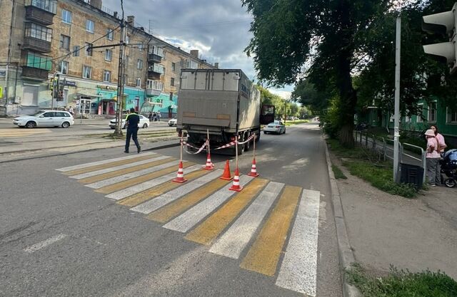 Грузовик сбил четырехлетнюю девочку на переходе в Магнитогорске - Челябинск Сегодня, 09.07.2025