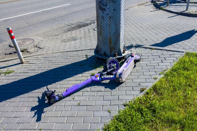 В Челябинске водитель Volkswagen сбил мужчину на самокате - Челябинск Сегодня, 13.07.2025