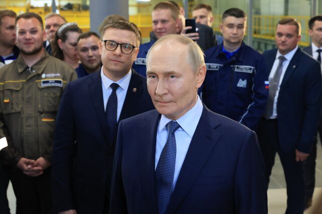 Владимир Путин подписал указ о награждении восьми врачей из Челябинской области - Челябинск Сегодня, 16.10.2025