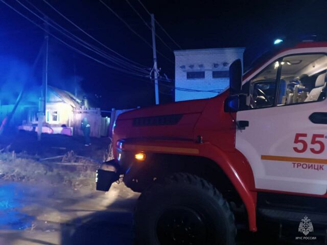 Мертвую женщину обнаружили при тушении дома в Челябинской области - Челябинск Сегодня, 14.11.2025