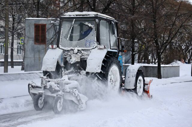 В Челябинске на уборку снега вышли 249 машин и более 500 рабочих - Челябинск Сегодня, 22.02.2026