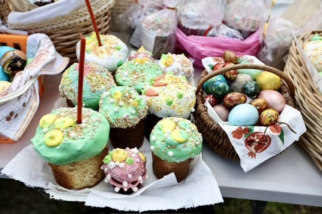 Парад куличей: какую снедь челябинцы принесли в храмы для освящения - Челябинск Сегодня, 12.04.2026