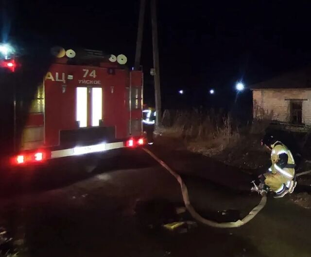 Мужчина и женщина погибли во время ночного пожара в Челябинской области - Челябинск Сегодня, 12.04.2026