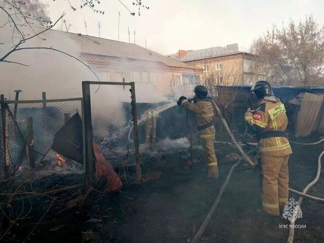 На юге Челябинской области произошел пожар на 300 квадратных метров - Челябинск Сегодня, 19.04.2026